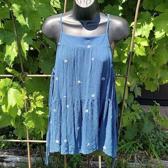 Universal Thread Flowy Summer Top NWT - Picture 1 of 12